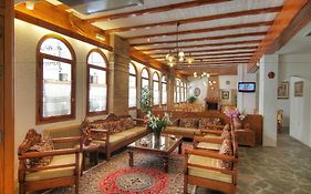 Acropole Delphi City Hotel